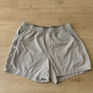 Lululemon Pace Breaker 5 in